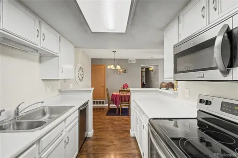 942 S Walden Street Aurora CO 80017
