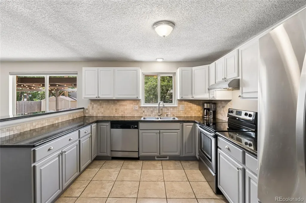 1521 S Carr Street Lakewood CO 80232
