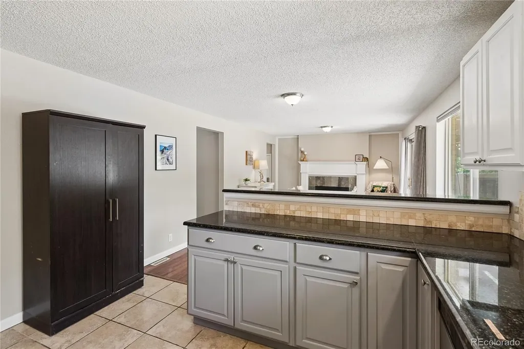 1521 S Carr Street Lakewood CO 80232