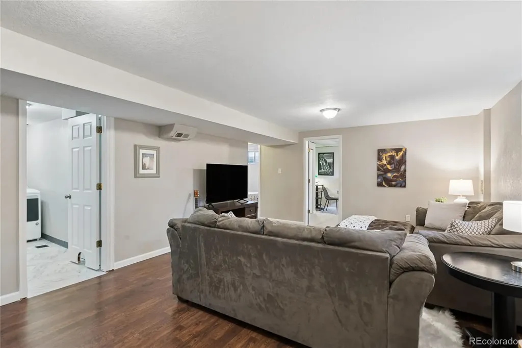 1521 S Carr Street Lakewood CO 80232