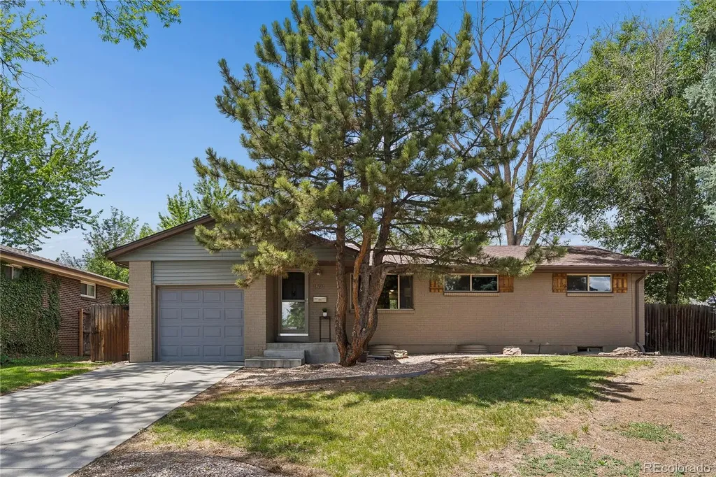 1521 S Carr Street Lakewood CO 80232