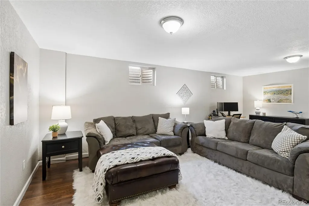 1521 S Carr Street Lakewood CO 80232