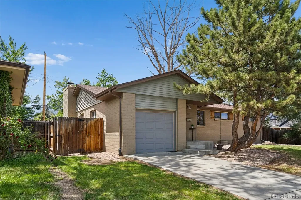 1521 S Carr Street Lakewood CO 80232