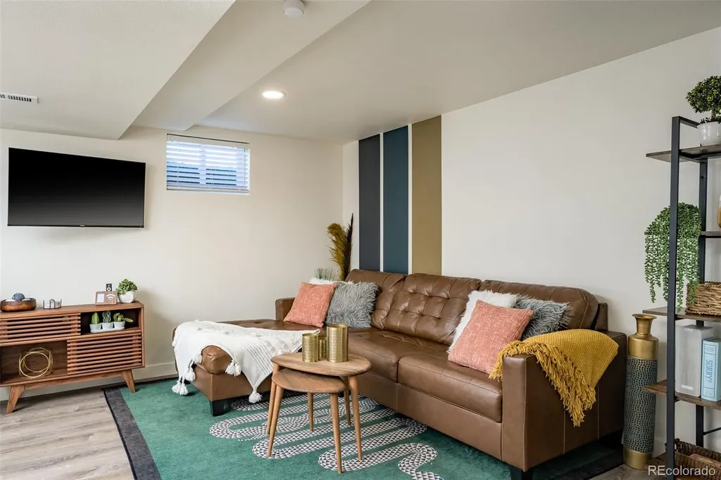 6338 Julian Street Denver CO 80221