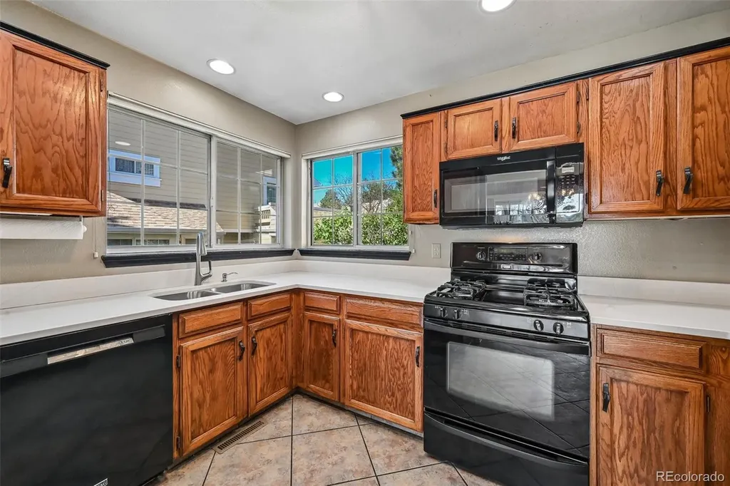 3990 S Rifle Court Aurora CO 80013