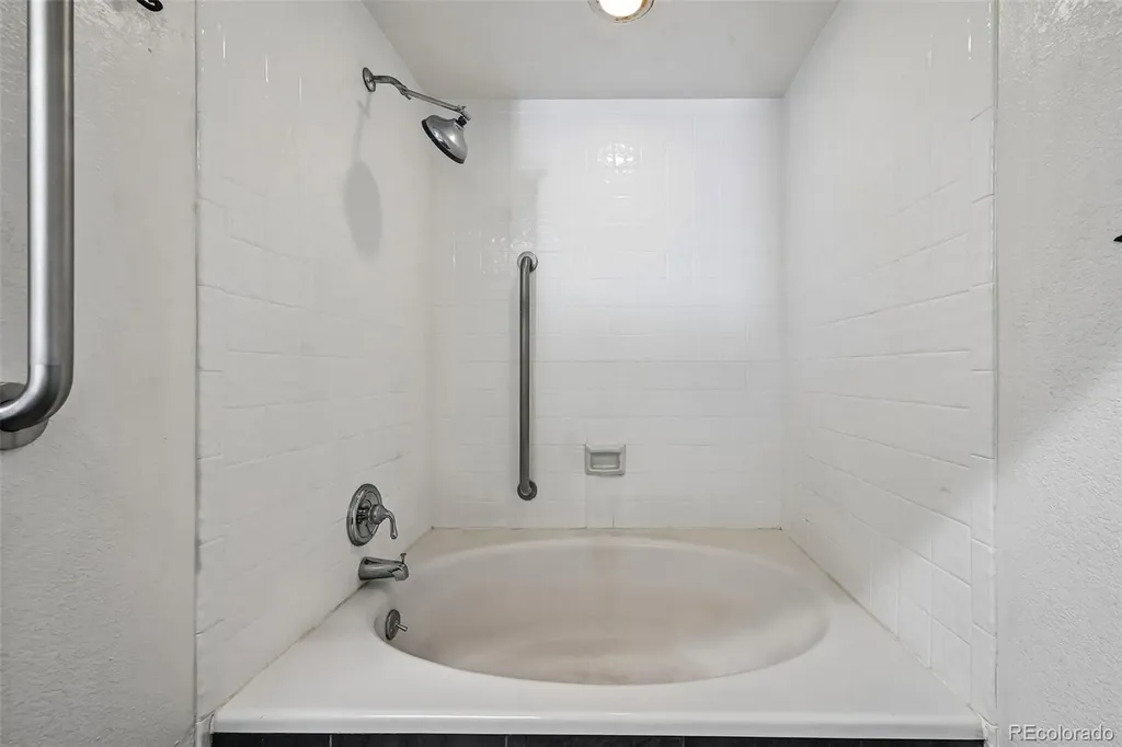 3990 S Rifle Court Aurora CO 80013