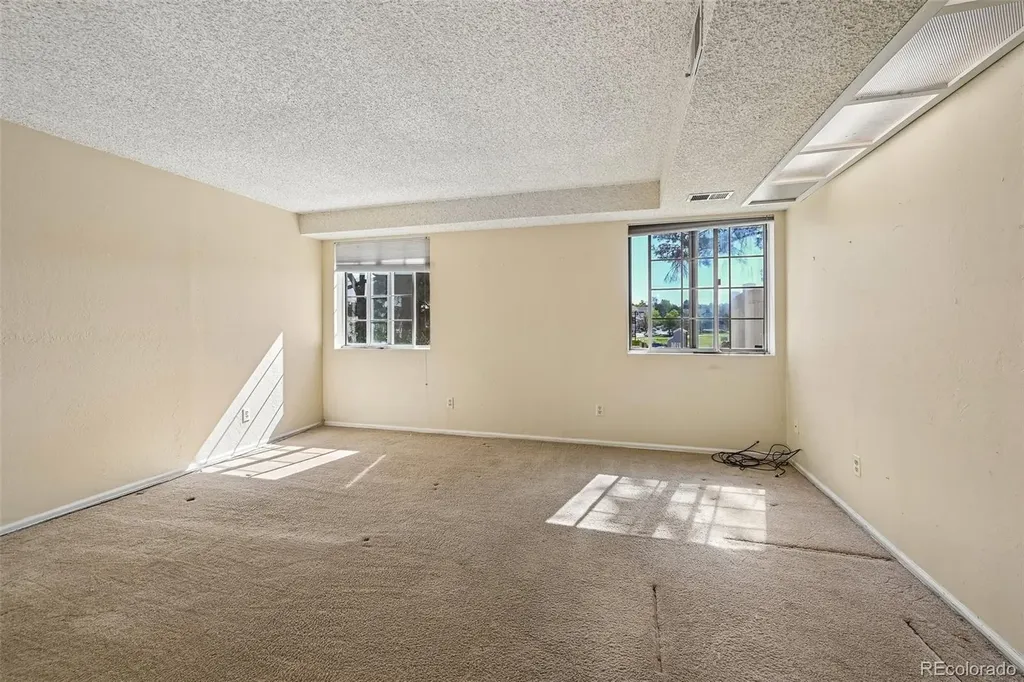 3990 S Rifle Court Aurora CO 80013