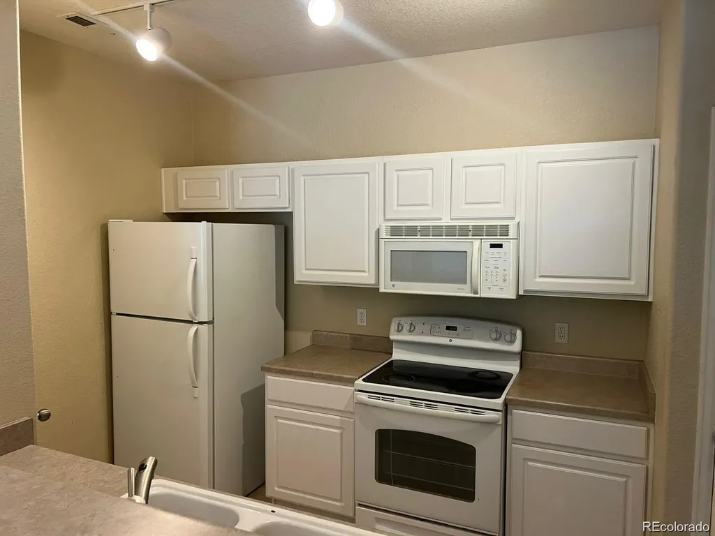5255 Memphis Street Denver CO 80239