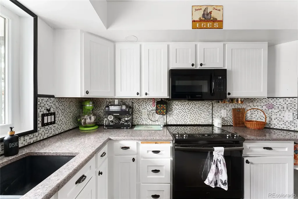 17020 E Easter Avenue Foxfield CO 80016