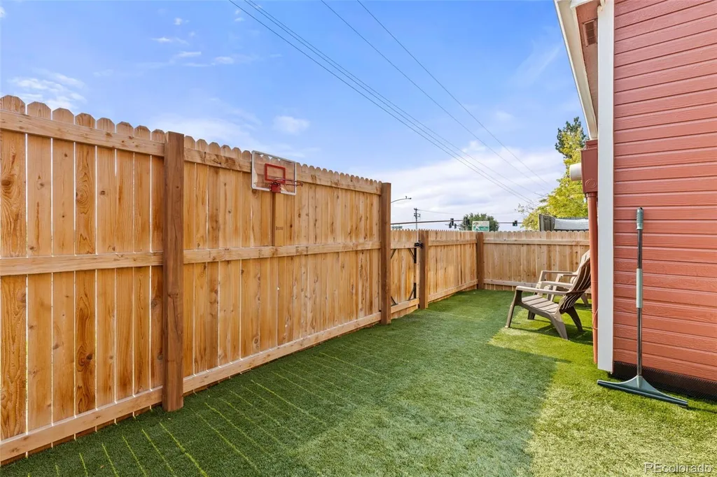 11209 Holly Street Thornton CO 80233