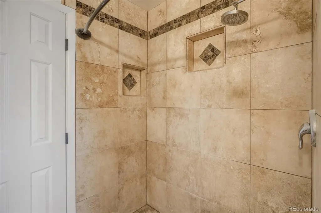 5171 S Buchanan Street Aurora CO 80016