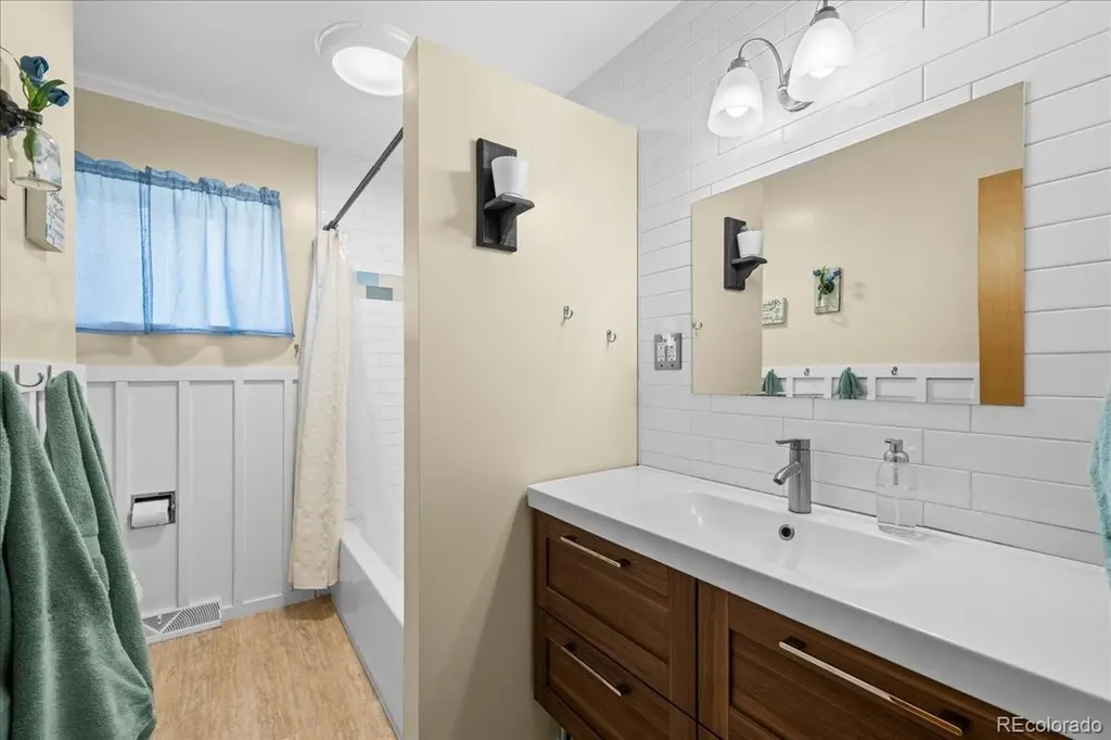 125 Hemlock Street Broomfield CO 80020