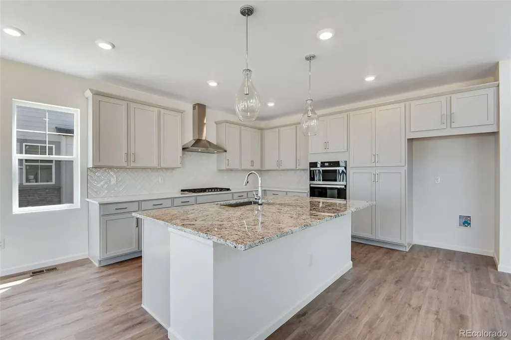 24563 E 34th Avenue Aurora CO 80019