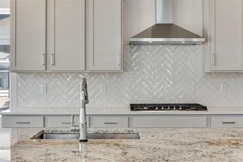 24563 E 34th Avenue Aurora CO 80019
