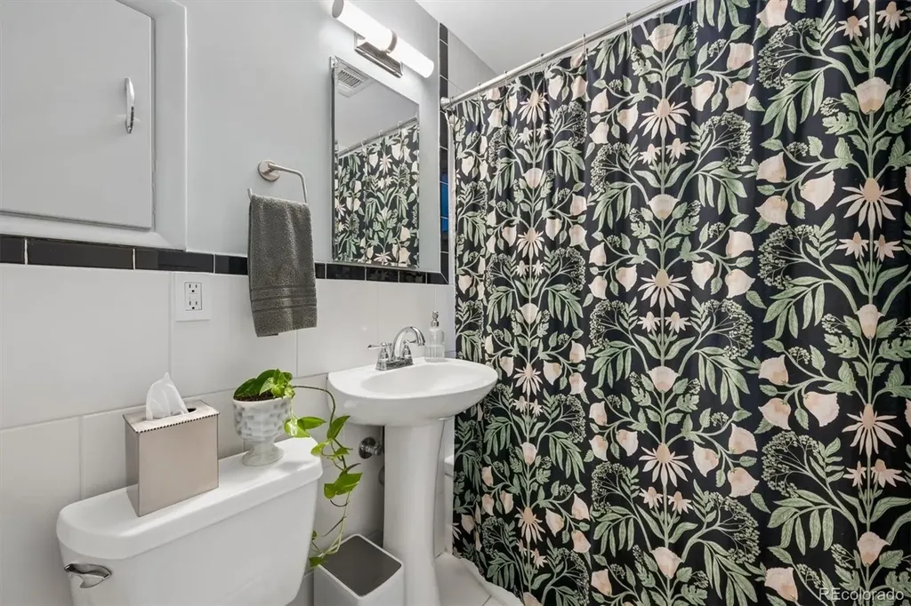 4565 W 35th Avenue Denver CO 80212