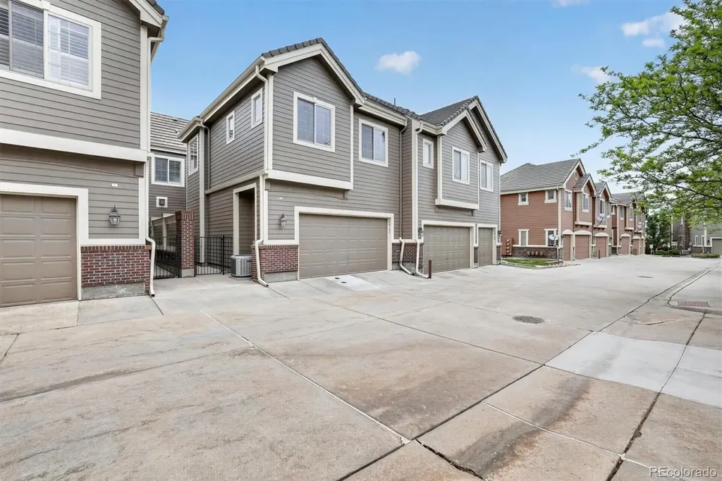 10126 Ridgegate Circle Lone Tree CO 80124