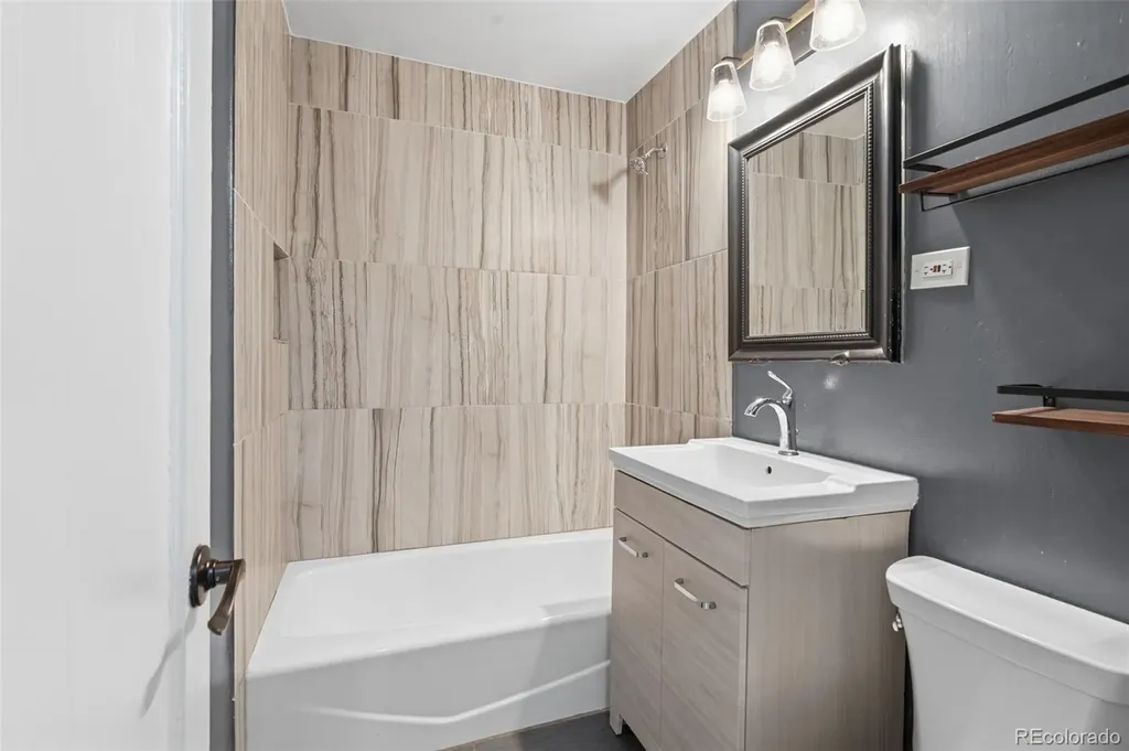 3460 E Nielsen Lane Denver CO 80210