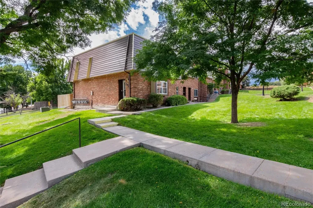 5859 S Lowell Boulevard Littleton CO 80123