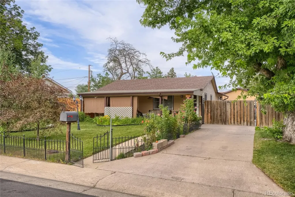 1540 S Wolcott Court Denver CO 80219