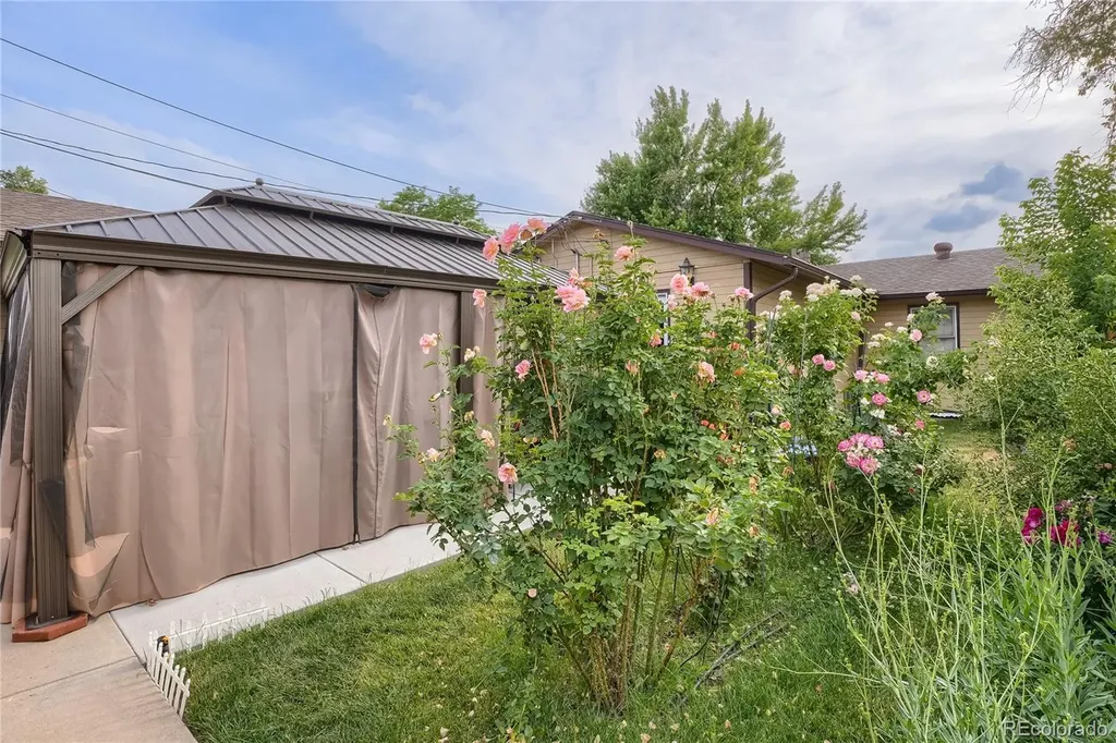 1540 S Wolcott Court Denver CO 80219