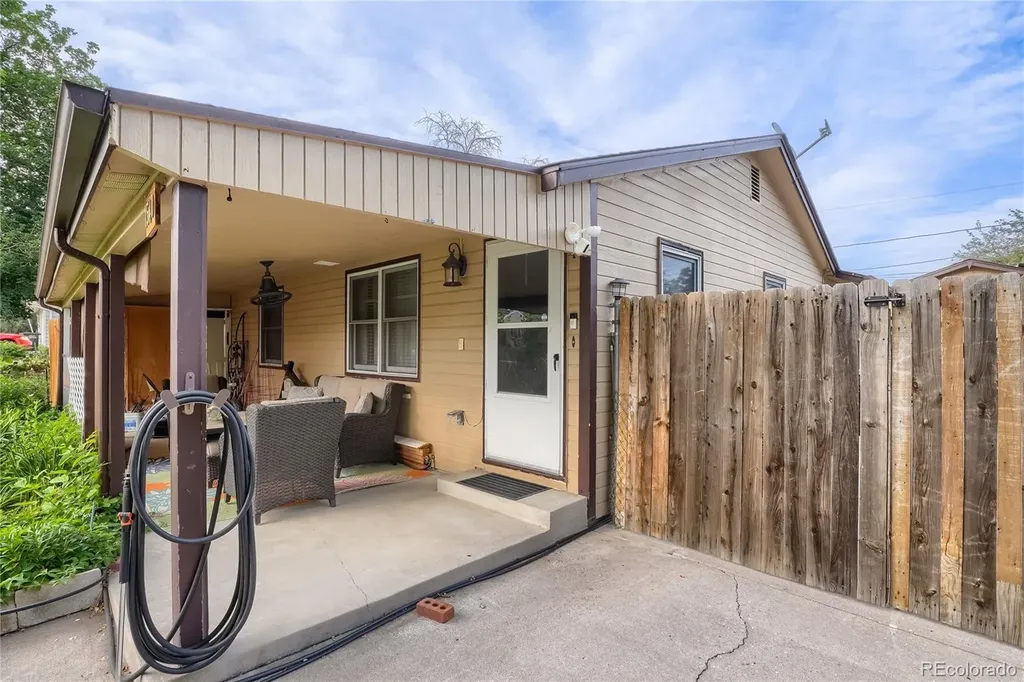 1540 S Wolcott Court Denver CO 80219