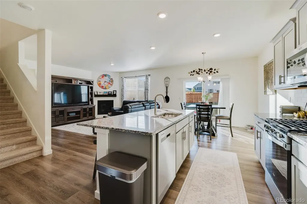 4121 Marble Drive Longmont CO 80504