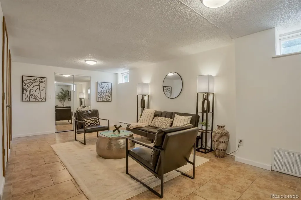 22 Bryant Way Denver CO 80219