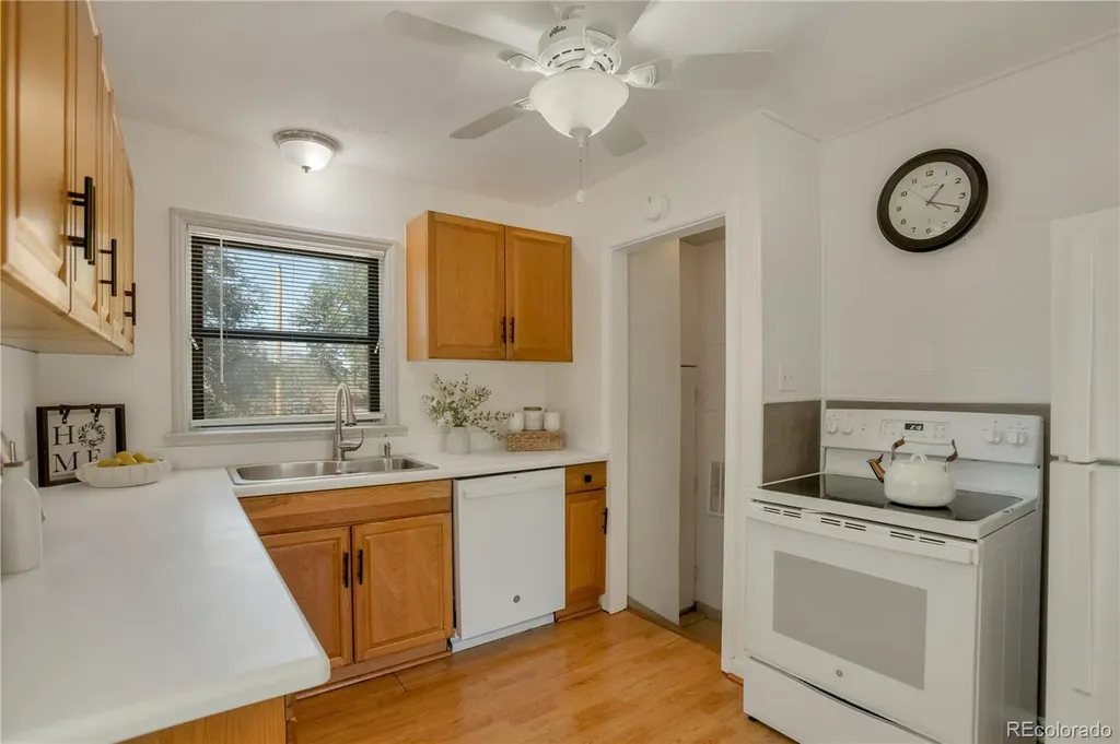 22 Bryant Way Denver CO 80219