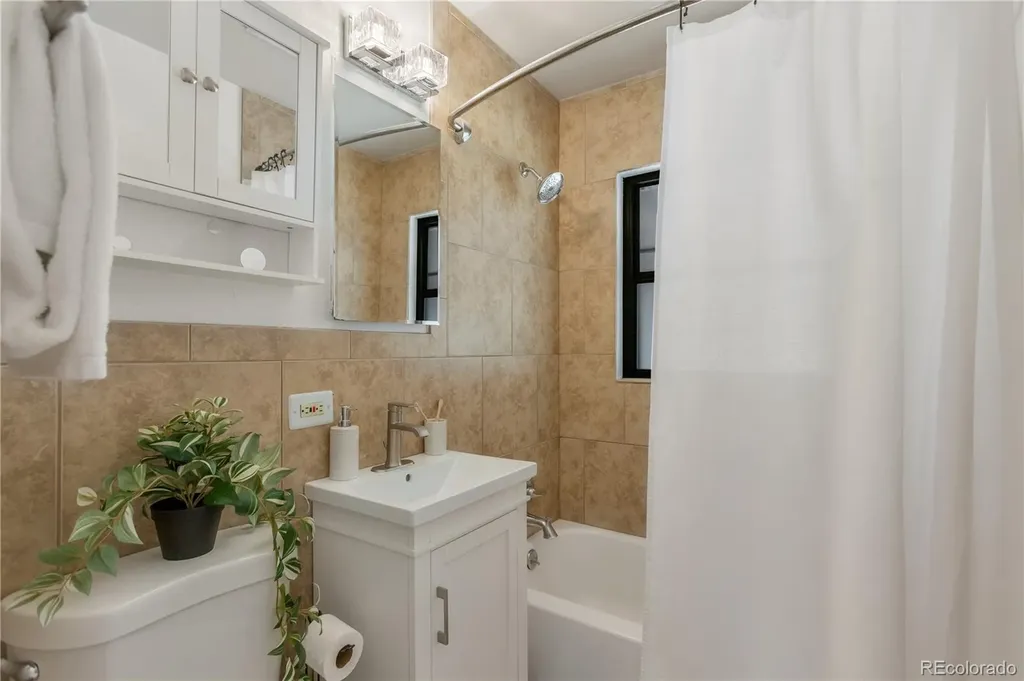 22 Bryant Way Denver CO 80219