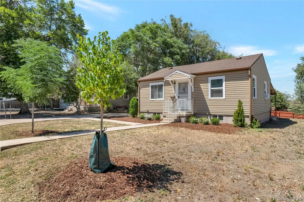 22 Bryant Way Denver CO 80219