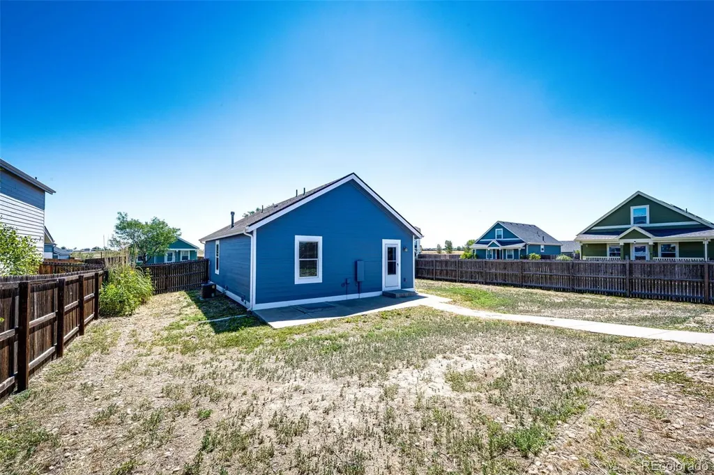 2703 Rose Hill Street Strasburg CO 80136