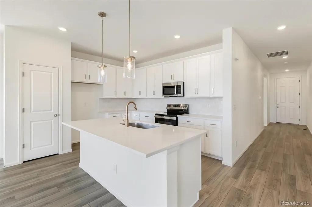 1661 S Gold Bug Way Aurora CO 80018