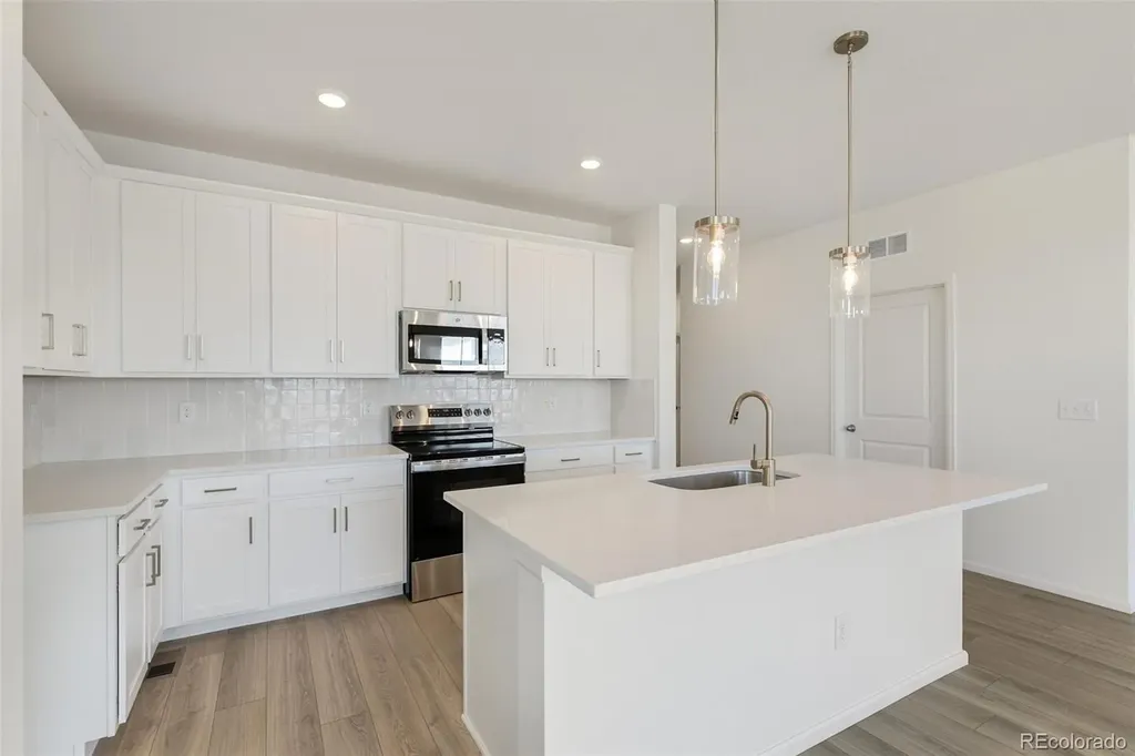 1661 S Gold Bug Way Aurora CO 80018