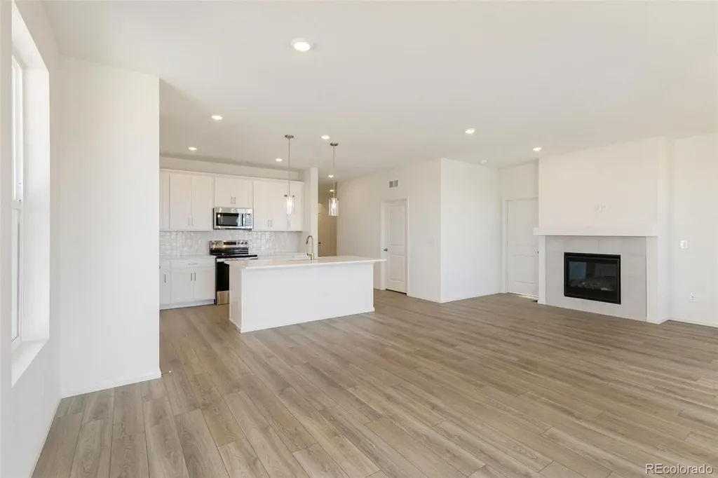 1661 S Gold Bug Way Aurora CO 80018