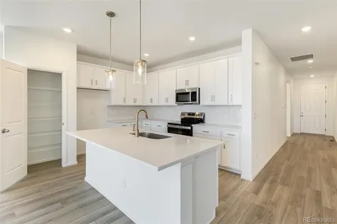 1661 S Gold Bug Way Aurora CO 80018