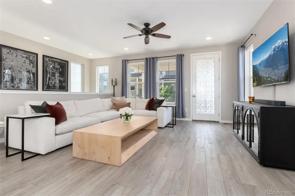 8945 Ramblestone Street Highlands Ranch CO 80129