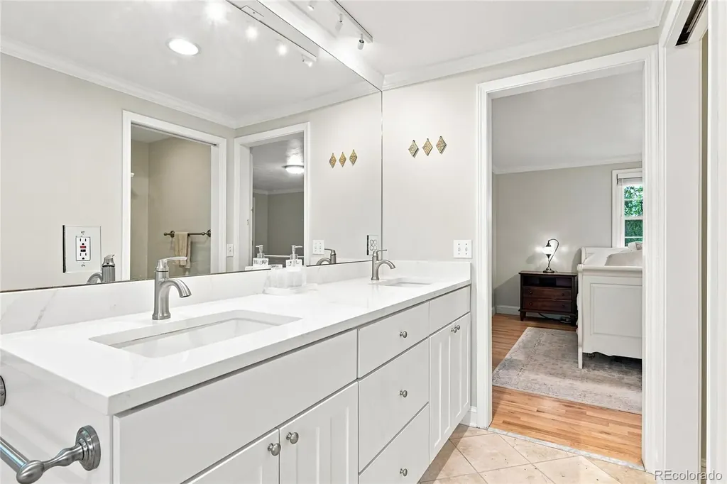 6838 S Elizabeth Street Centennial CO 80122