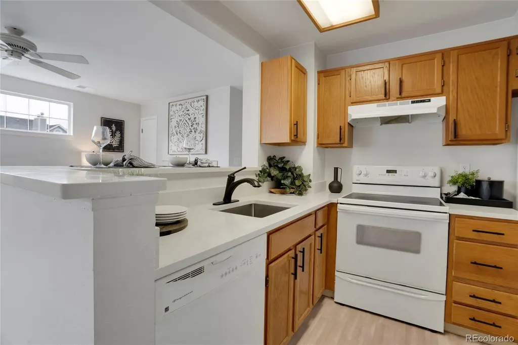 6702 S Ivy Way Centennial CO 80112