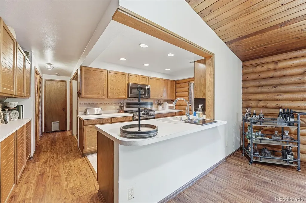 35733 Whispering Pine Elizabeth CO 80107