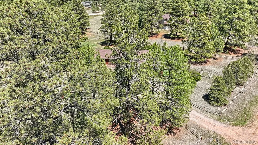 35733 Whispering Pine Elizabeth CO 80107