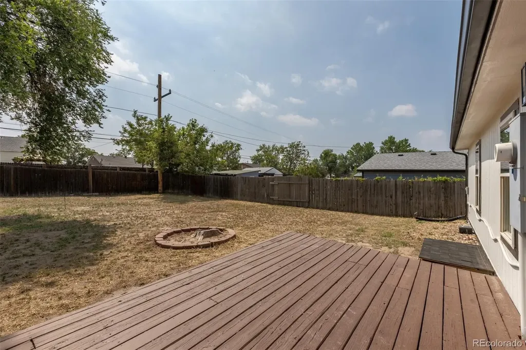 5470 Magnolia Street Commerce City CO 80022