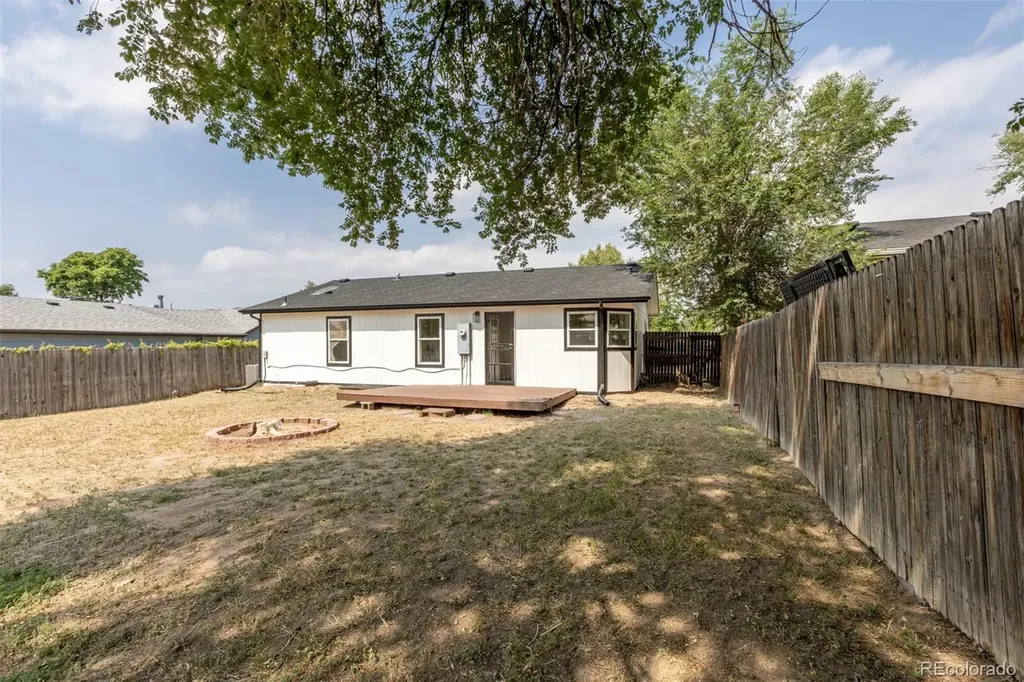 5470 Magnolia Street Commerce City CO 80022