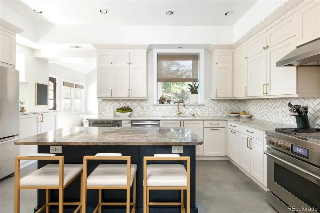 935 Monaco Parkway Denver CO 80220