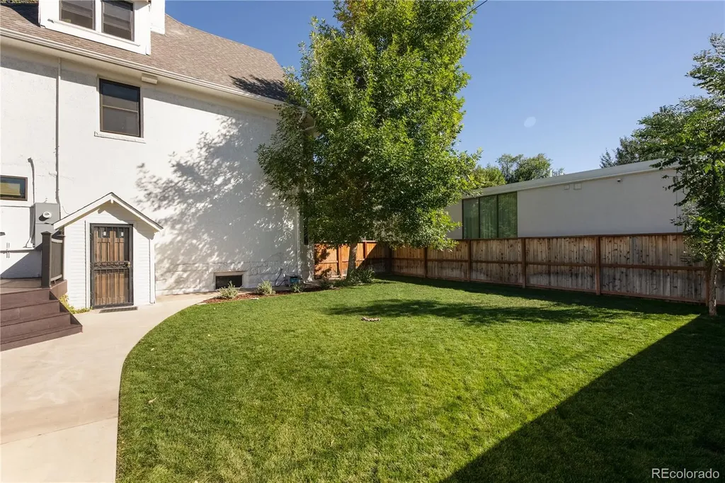 935 Monaco Parkway Denver CO 80220