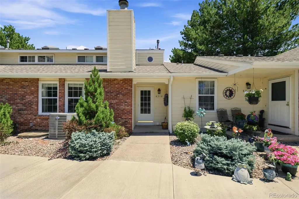 8312 S Upham Way Littleton CO 80128