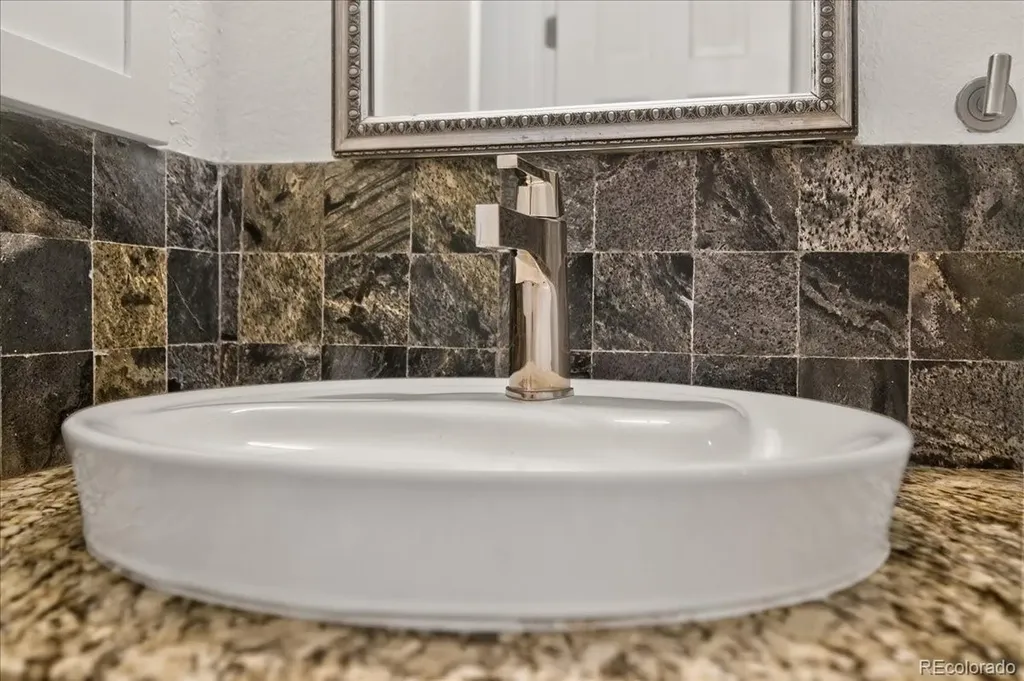 826 S Vance Street Lakewood CO 80226
