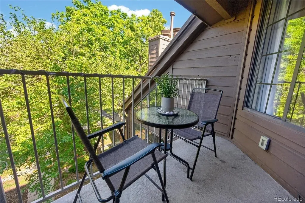 826 S Vance Street Lakewood CO 80226