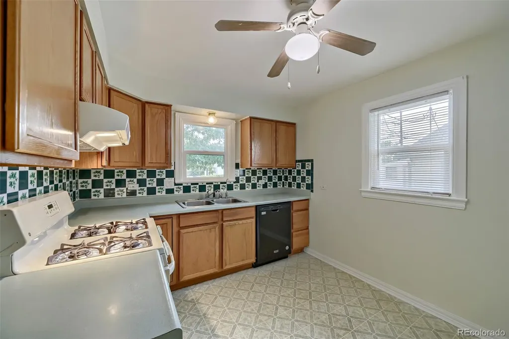 4907 Sherman Street Denver CO 80216