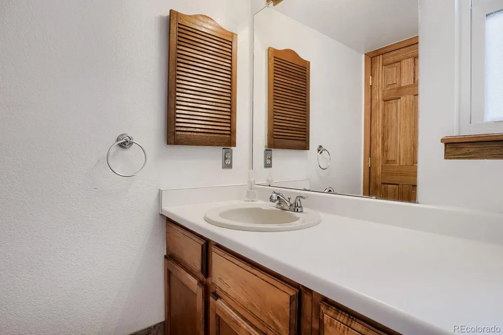 18555 E Saratoga Place Aurora CO 80015