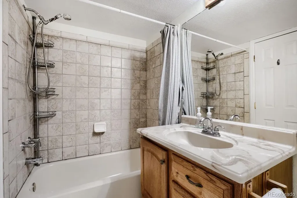 18555 E Saratoga Place Aurora CO 80015